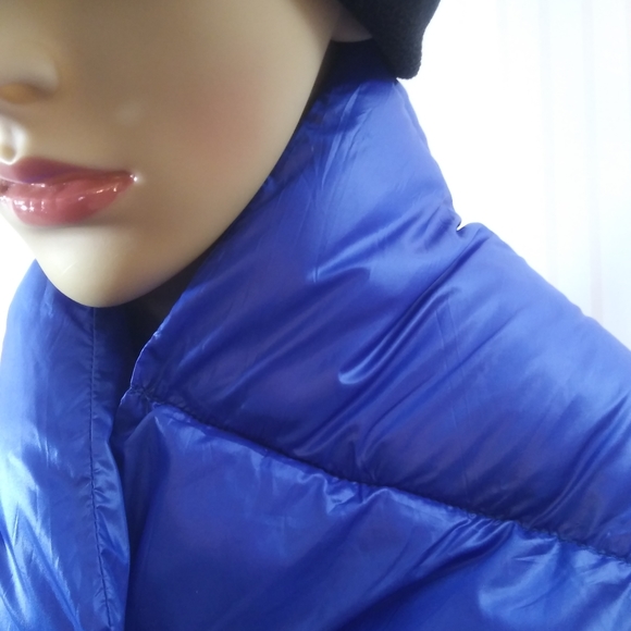 DKNY Royal Blue Puffer Scarf w/ Ribbed Knit Ends NWOT - Picture 2 of 9